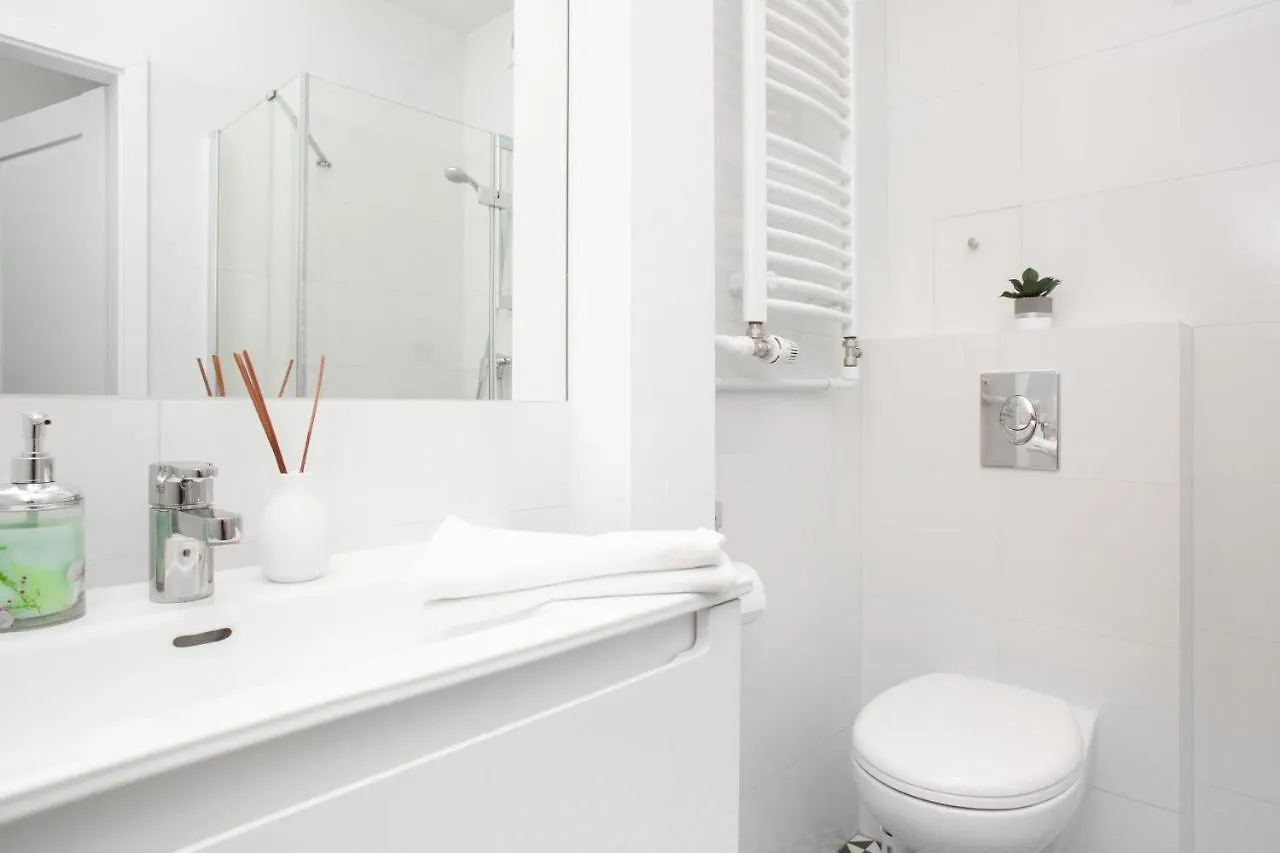 Family City Center Apartment By Renters Prestige Warsaw